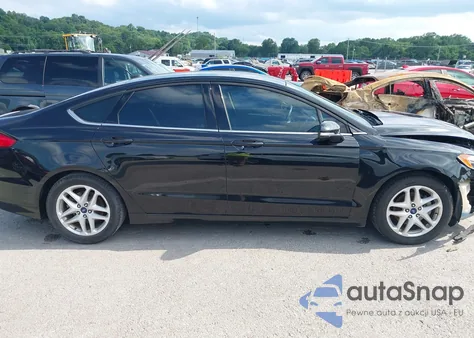 2015 Ford Fusion Se z USA, uszkodzony, nr VIN 1FA6P0H78F5123683